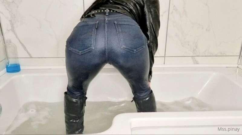 Ohhh so wet😜