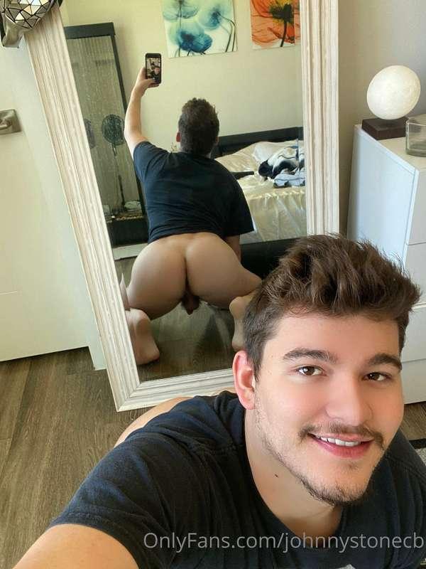 Come on daddy don’t you wanna fuck it? 🥺