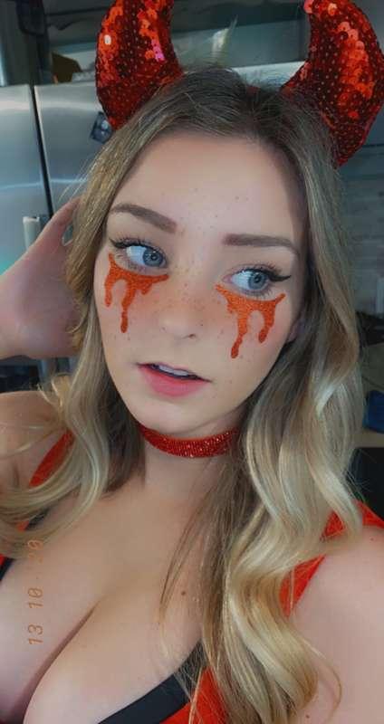 Some rando cosplay pics:) 