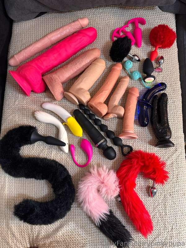 Look at all these toys… which one would you choose for me? 😏..