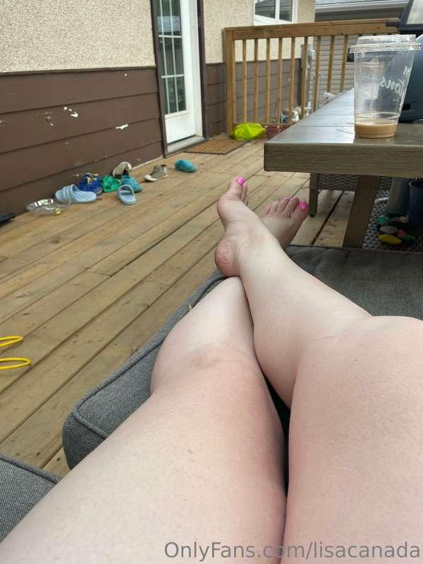 Enjoying the last weeks of summer! ☀️ 🦵