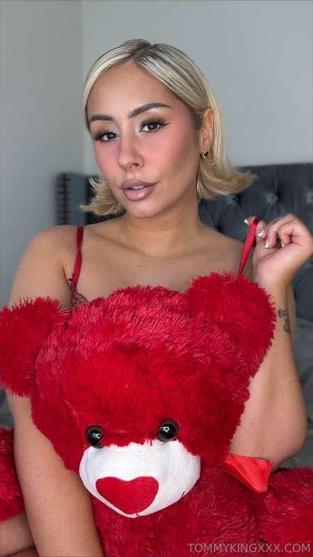 Even Teddy knows… good girls play dirty💋