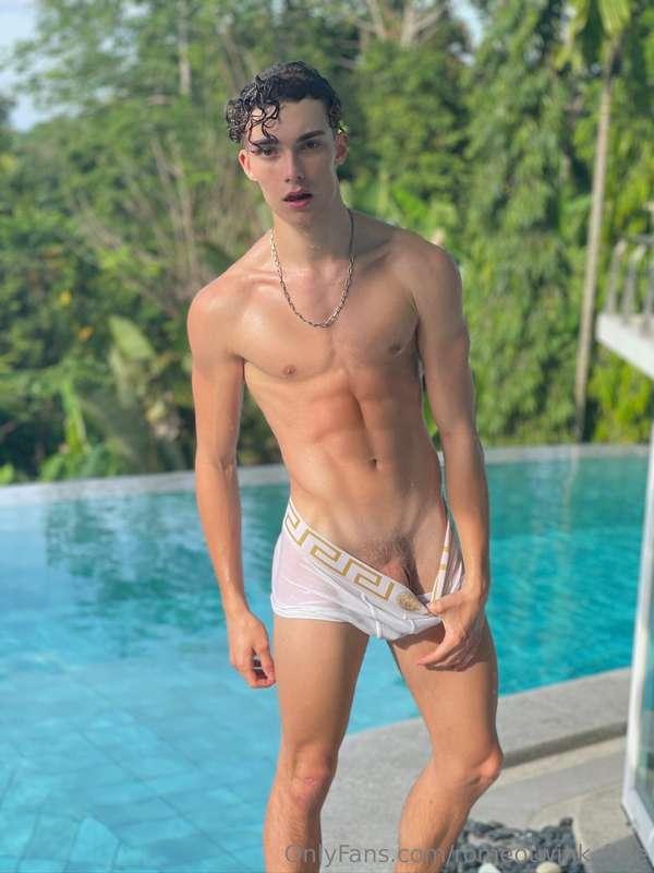 romeotwink_free image #0