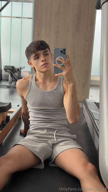 leo_boy18 image #0