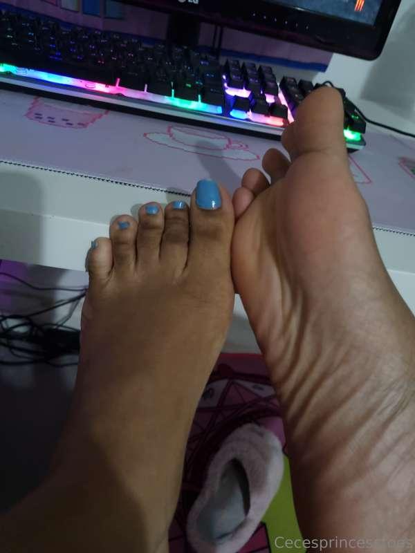 Just a gamer girl ready to have her soft sexy feet massaged ..