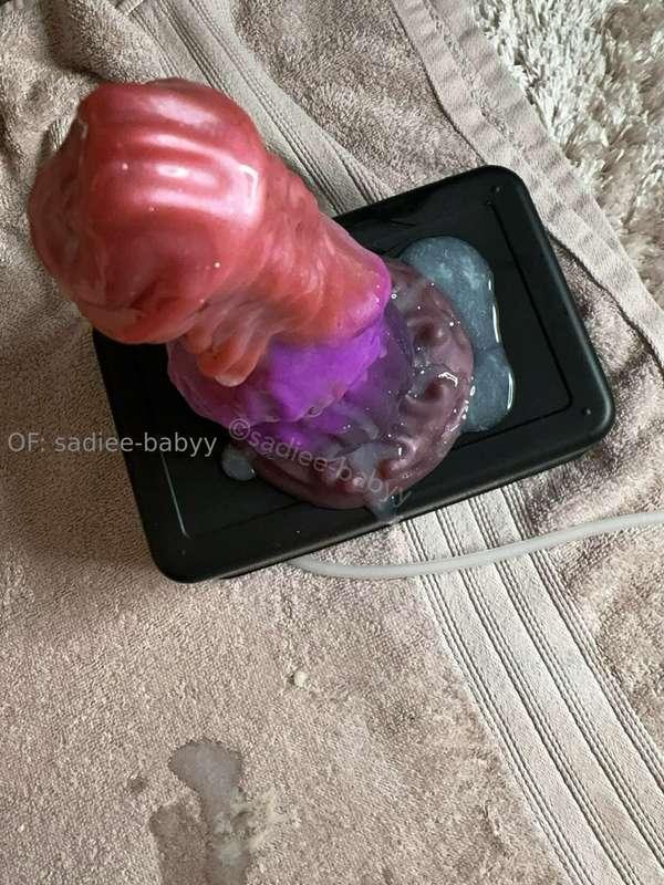 Want to unlock daily NSFW content? Over 4200 videos + photos..