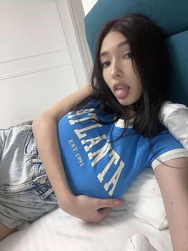 Just havin’ a little morning masturbation session... DM me t..