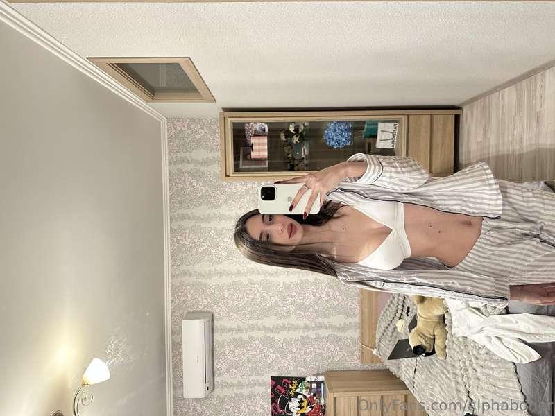 ## 🔥 🔥 🔥 HOT GIRL @iisabella_love🔥 🔥 🔥 This innocent cutie @..