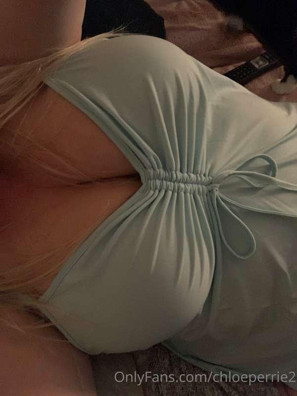chloeperrie2 image #2