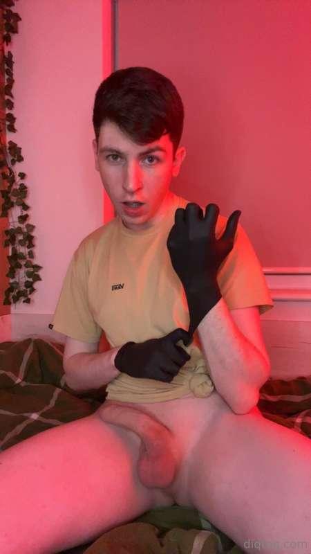 Bought these latex gloves a while ago, almost forgot how goo..