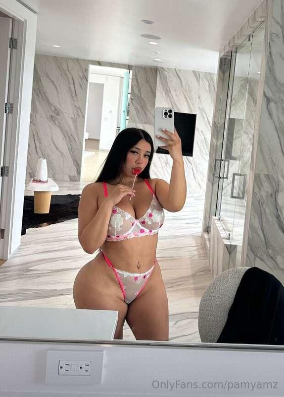 serving curves and trouble... double tap if you’re into both..