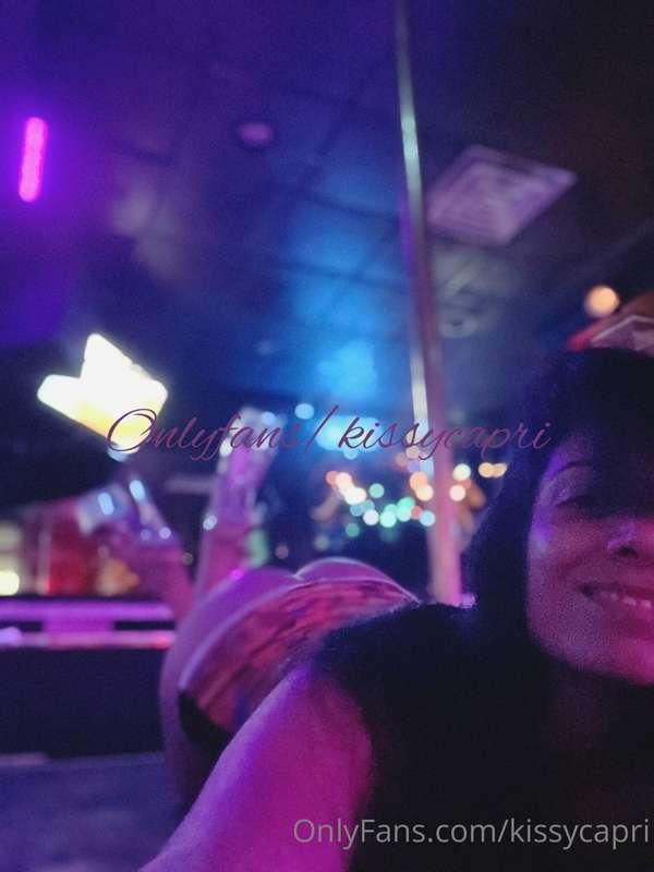 💜 Perky cheeks on stage!