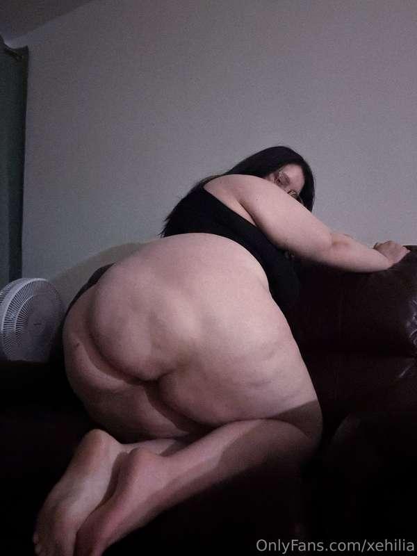 one peek at these cheeks and your day gets way better :p
