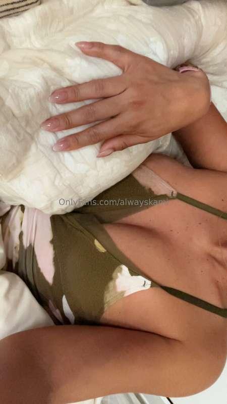 Imagine waking up to my tits in your face 🍒