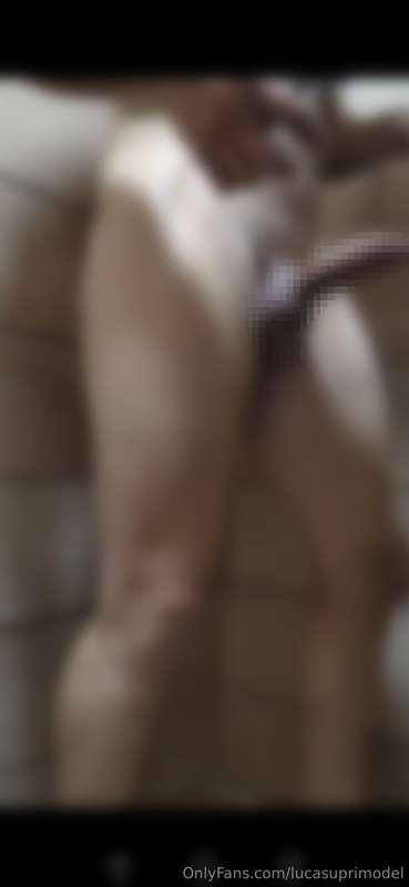 Do you want to see me shave? ¿Quieres verme afeitarme?