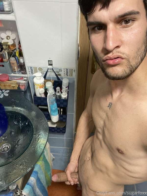 who comes to shower with me?🔥🔥🔥