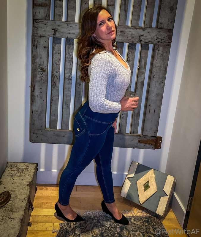 HotWife date night! 
Met up with someone that I had a lot of..