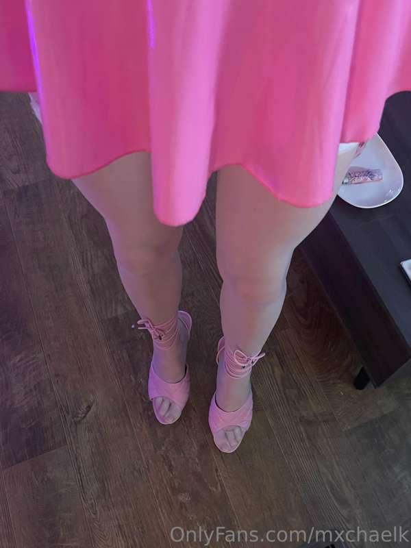 lots of feet pics in my new heels 😘
