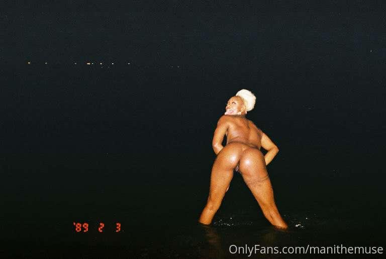skinny dipping, I think I’m gonna go back to the beach tomor..