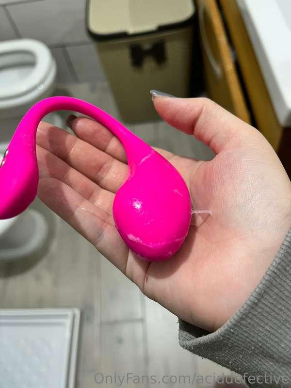 A person helped me remotely😏...
I love this vibrator of Love..