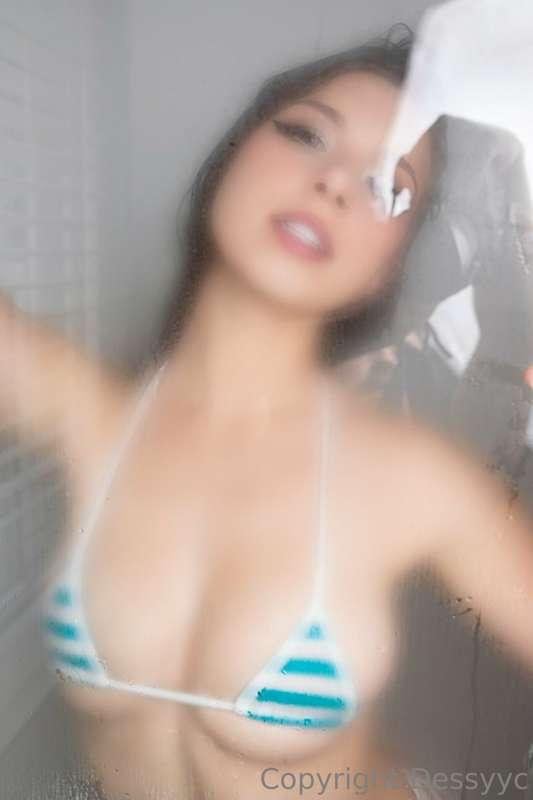 wanna help me fog up this bathroom some more? 😉