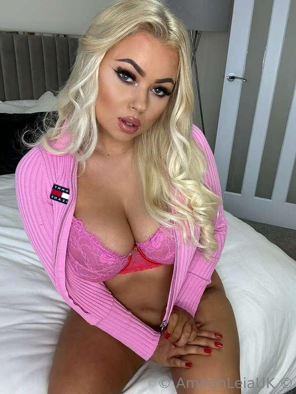 Swipe for titties➡️💦