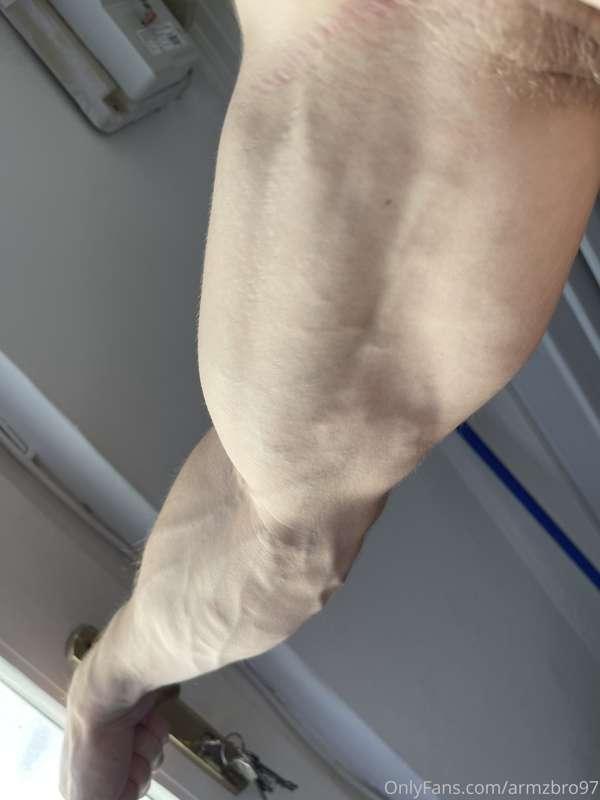 armzbro97 image #0