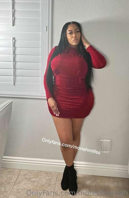 Looking for your third leg to pound this👅