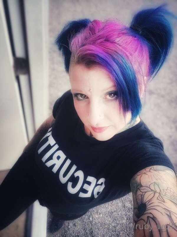 Work selfie ❤️ Better not misbehave 😜