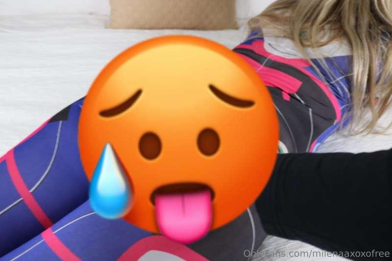 Can you imagine how Soft & Jiggly my Big Bubble Butt feels w..