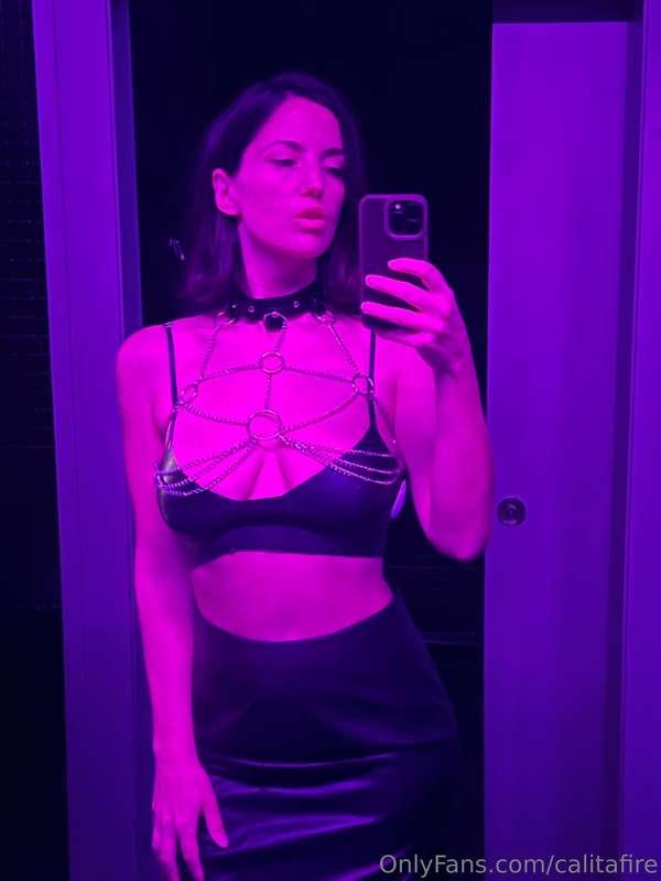 Do you like it when I dress kinky?¿Te gusta cuando me visto ..