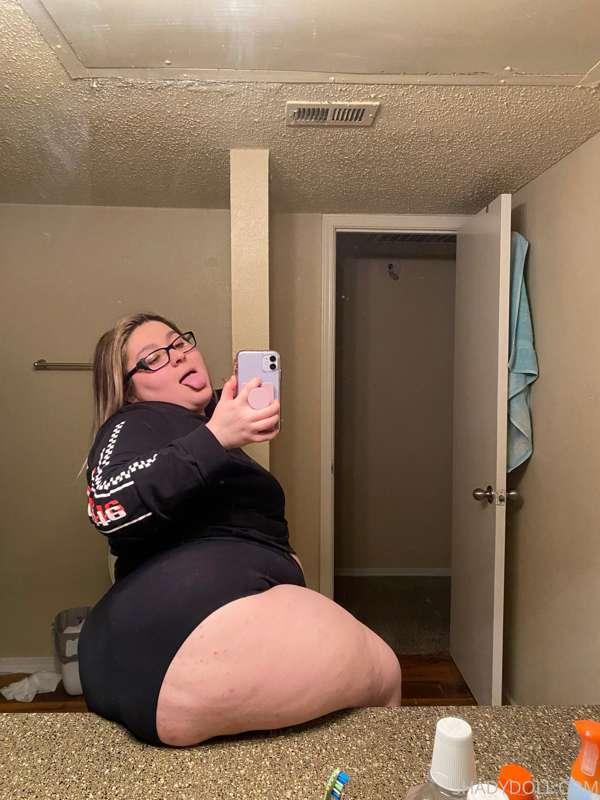 Spank my fat ass 🥰🍑