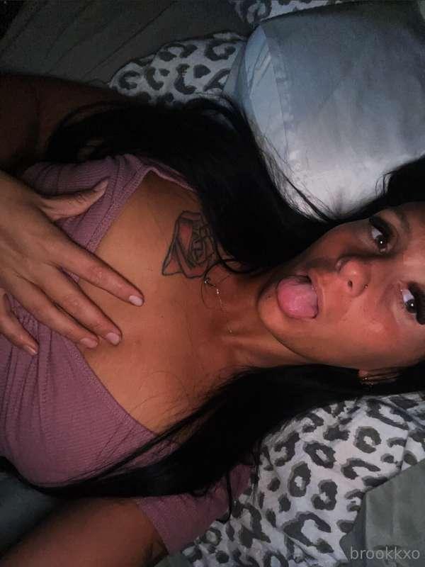 bed head... men do you like big or small nipples? 👀