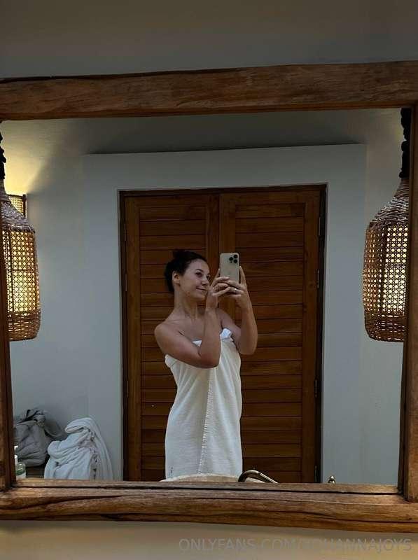 Want to shower with me? 💦