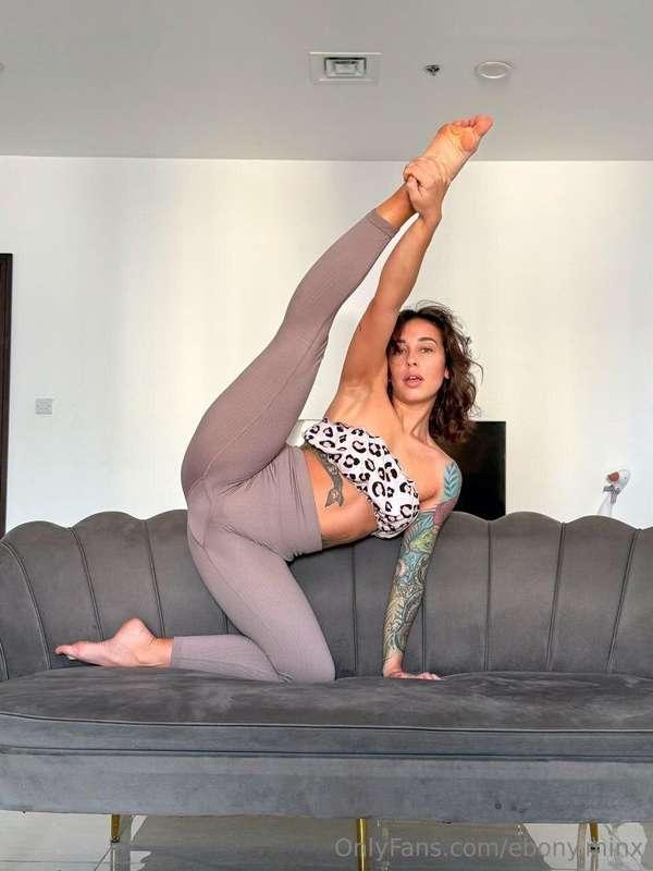 🚨🔥 SHE’S YOUR NAUGHTY LITTLE SECRET 🔥🚨 @nika_roses loves it ..