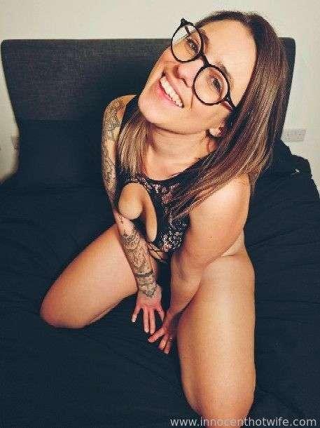 innocenthotwife image #0