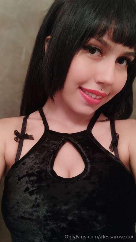 Playing the good girl... but this smile gives me away👀🩷