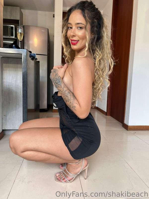 Down my knees, ready for this dick😈🤤