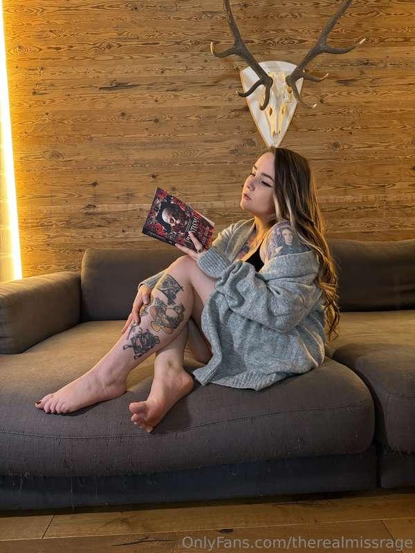 8th of december. A NEW SET IN UR DMS. Cozy couch vibes, smut..