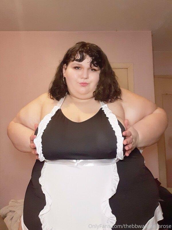 Just a naughty little maid ?