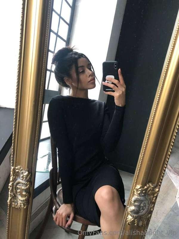 A high bun is the perfect balance between elegance and carel..