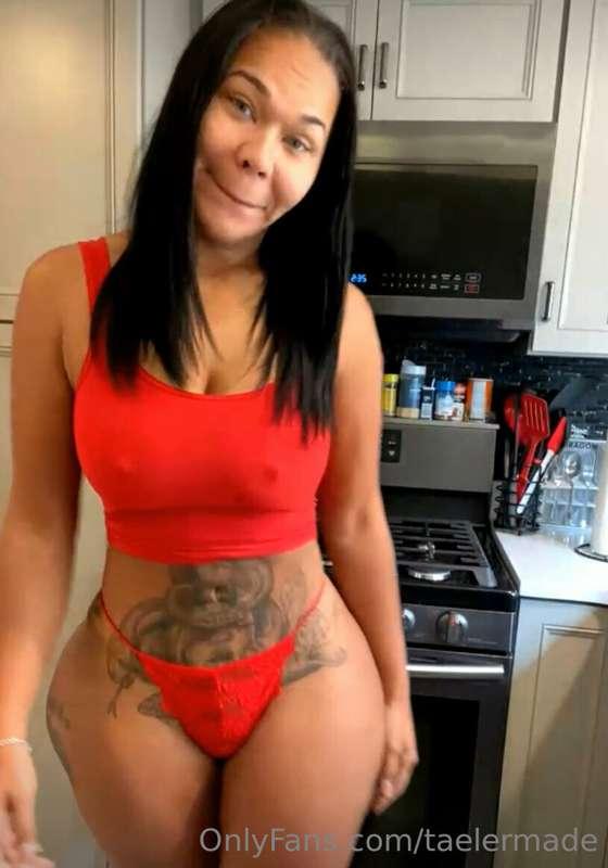 I am the late night snack 🧁