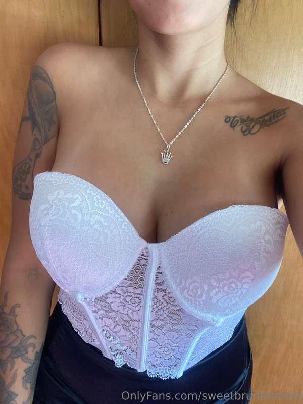 sweetbrunettelola image #0