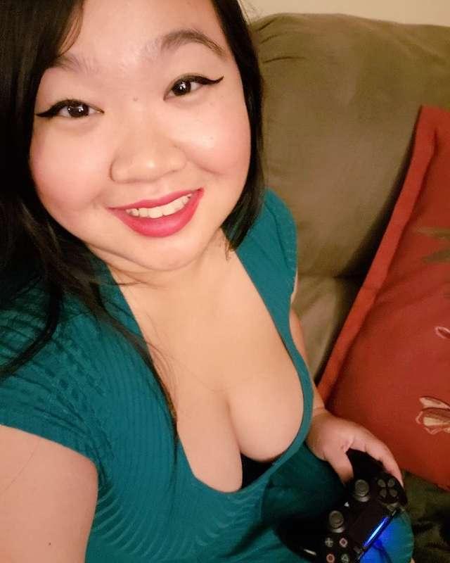 Play with me 😋🎮💕