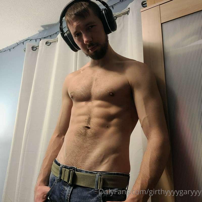 Abs, v lines, and veins for days 💪