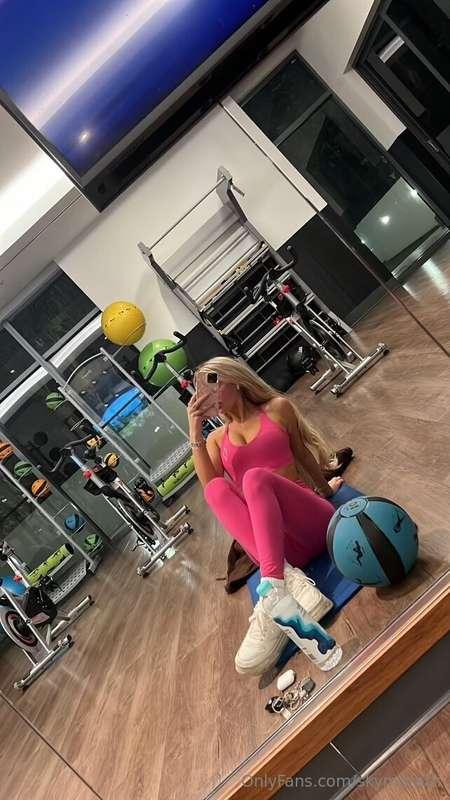 do you prefer to hit the gym in the morning or at night?? I'..