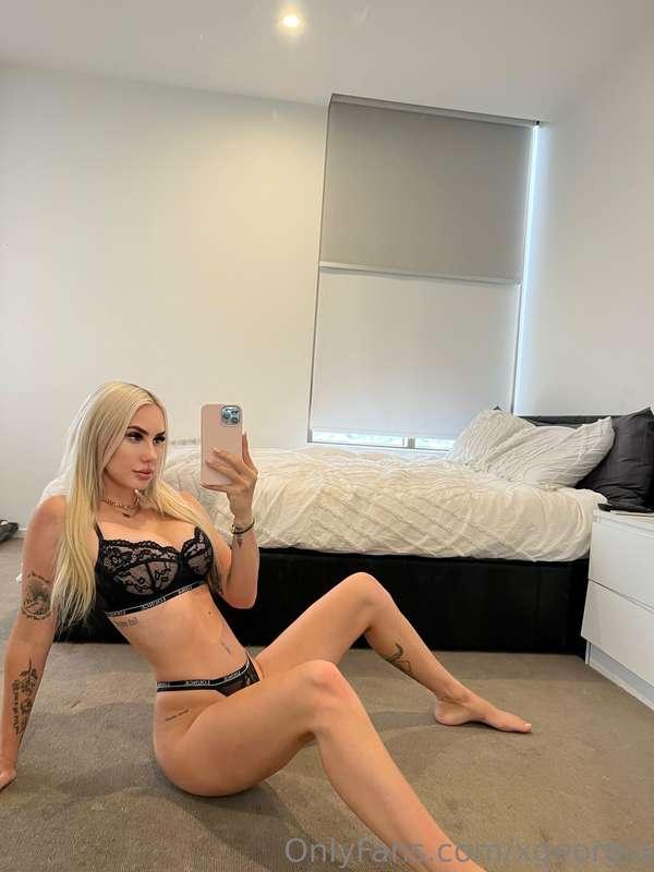 hungry for a creampie 🥧🤤