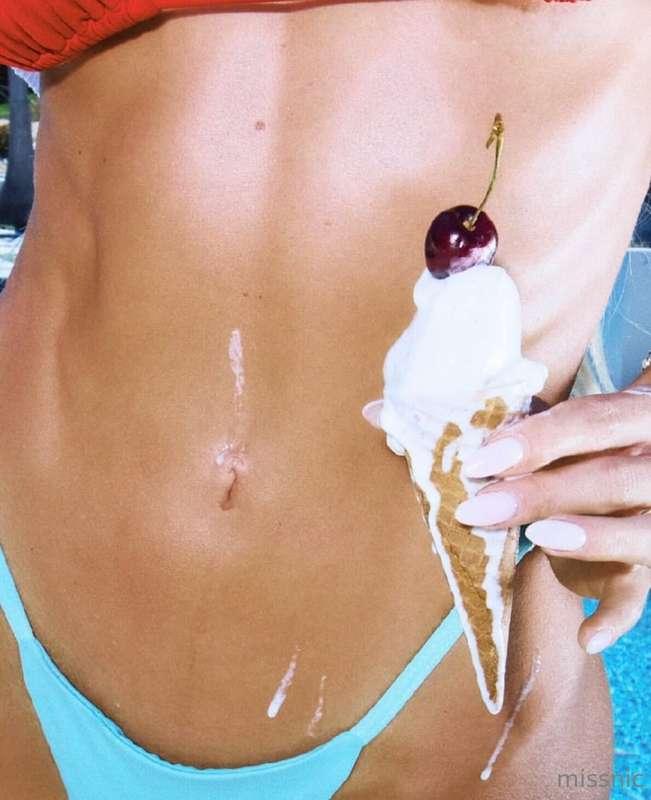 missnicusia image #1