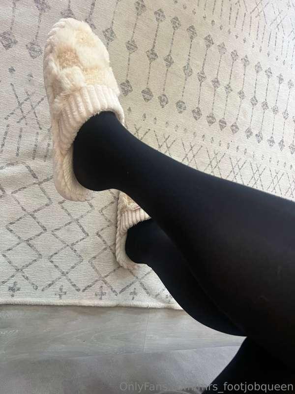 mrs_footjobqueen image #0