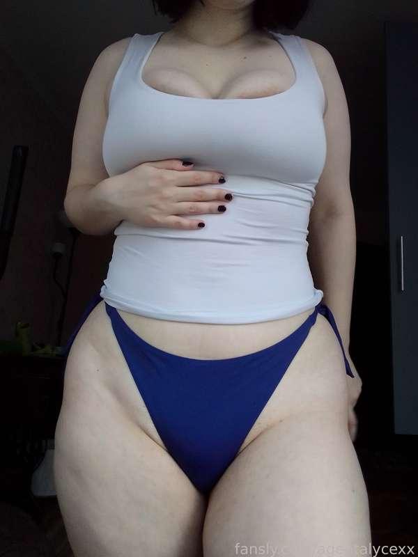 This white top begging for likes &lt;3 

#fyp #curvy #thick #brunette #bigboobs #tits #egirl #pale 